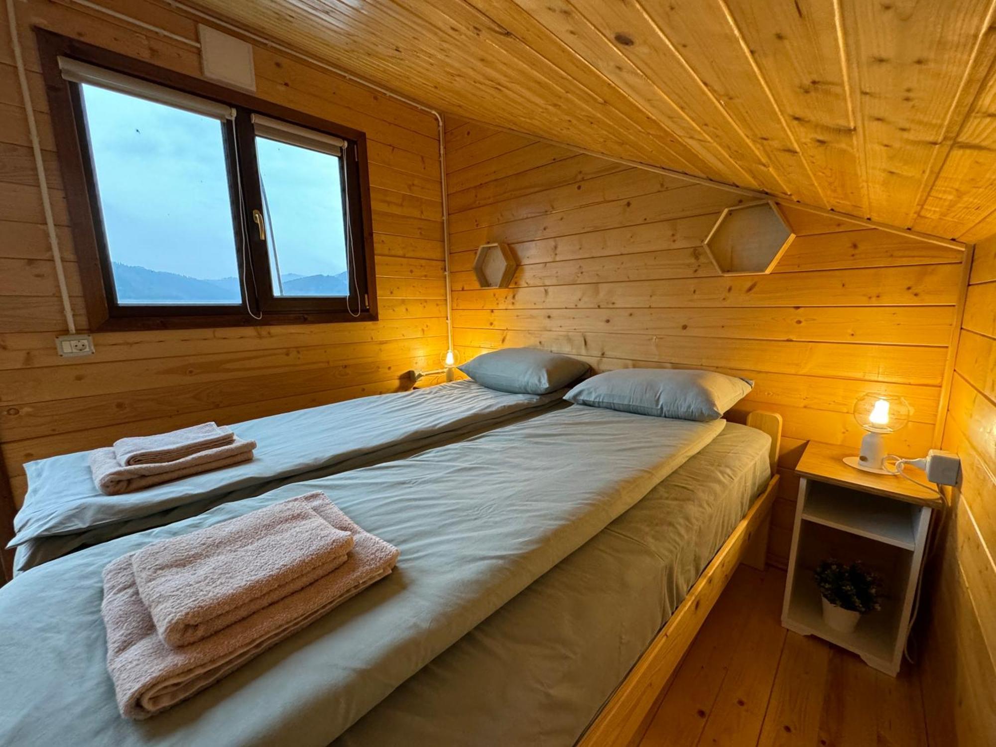 Holiday Bicaz Bungalows On The Lake エクステリア 写真